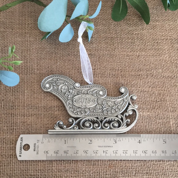 NIB Vintage 2013 Hallmark Santa’s Sleigh Ornament - Picture 5 of 10